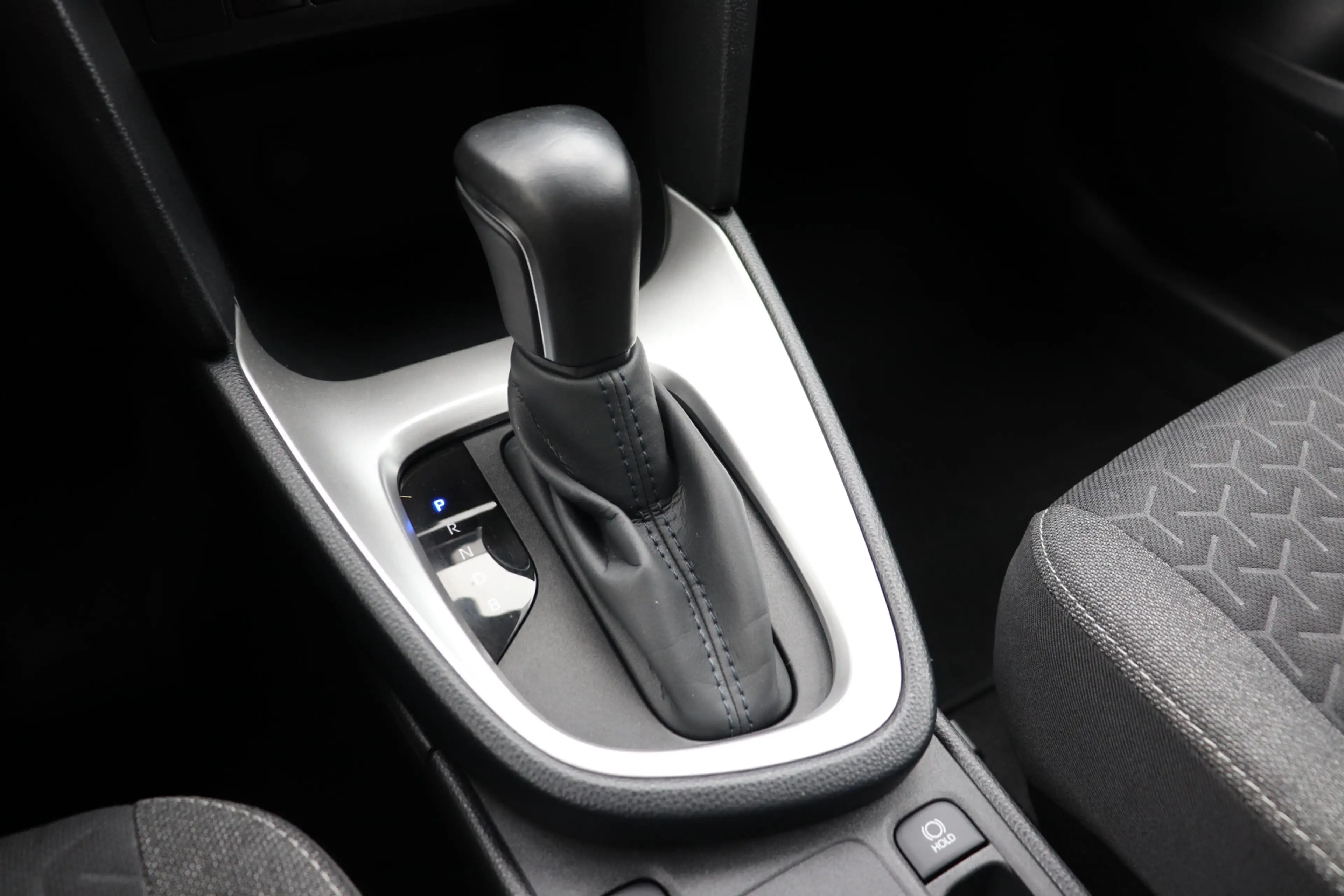 Toyota Yaris Cross 1.5 Hybrid First Edition Automaat . Trekhaak, clim — photo 22