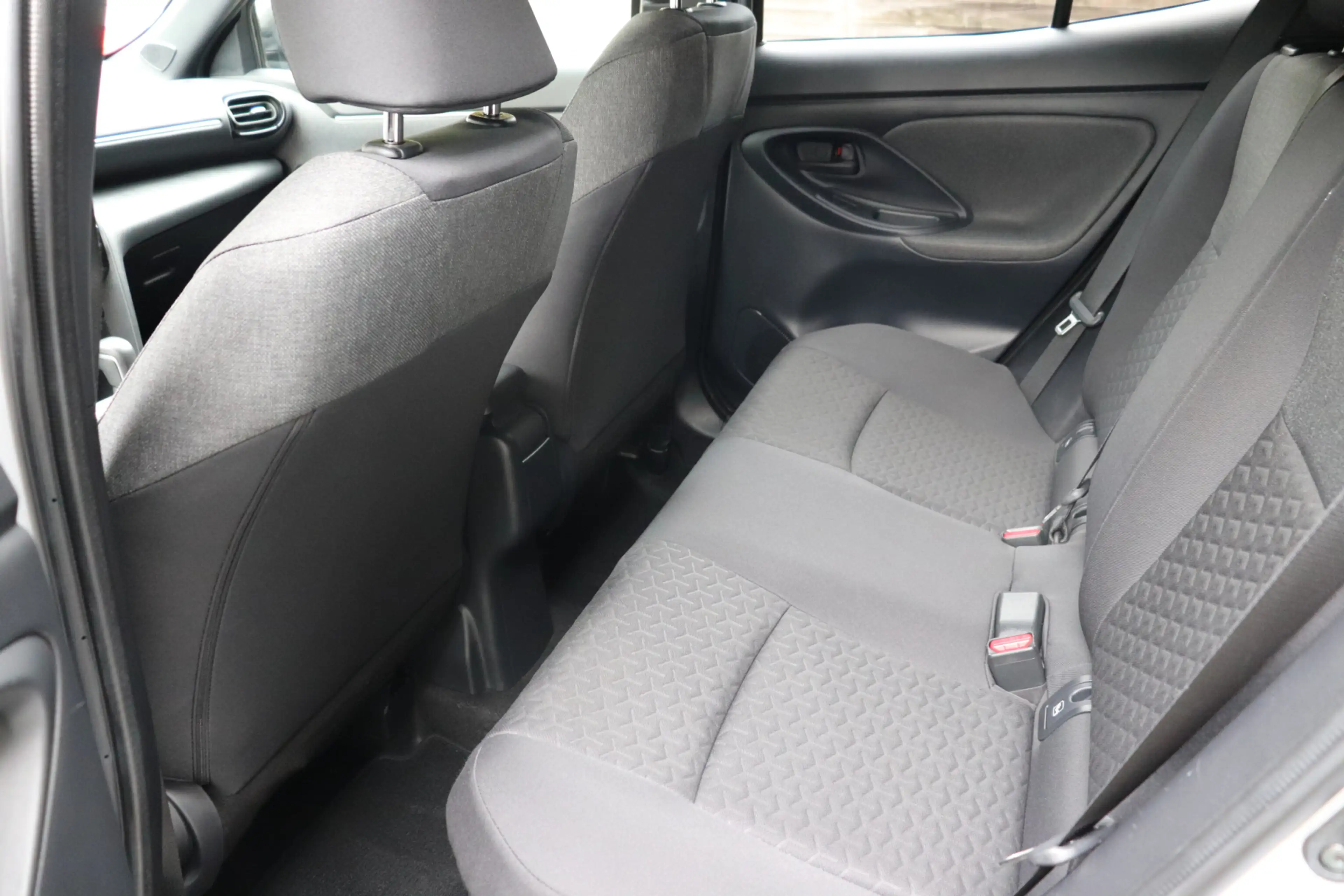 Toyota Yaris Cross 1.5 Hybrid First Edition Automaat . Trekhaak, clim — photo 14