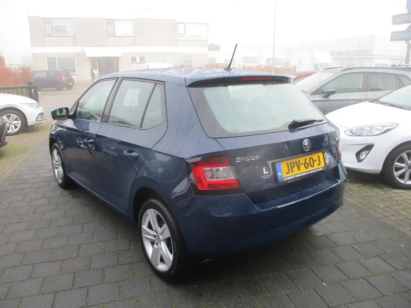 Skoda Fabia 1.0 Active Blau - 2