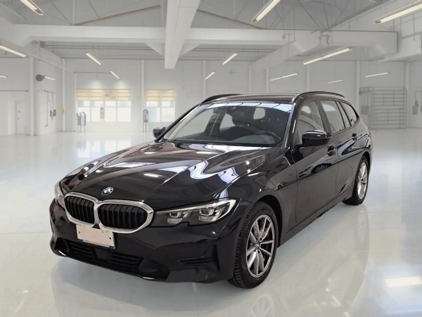 BMW 318 318i Business Advantage Touring auto - 1