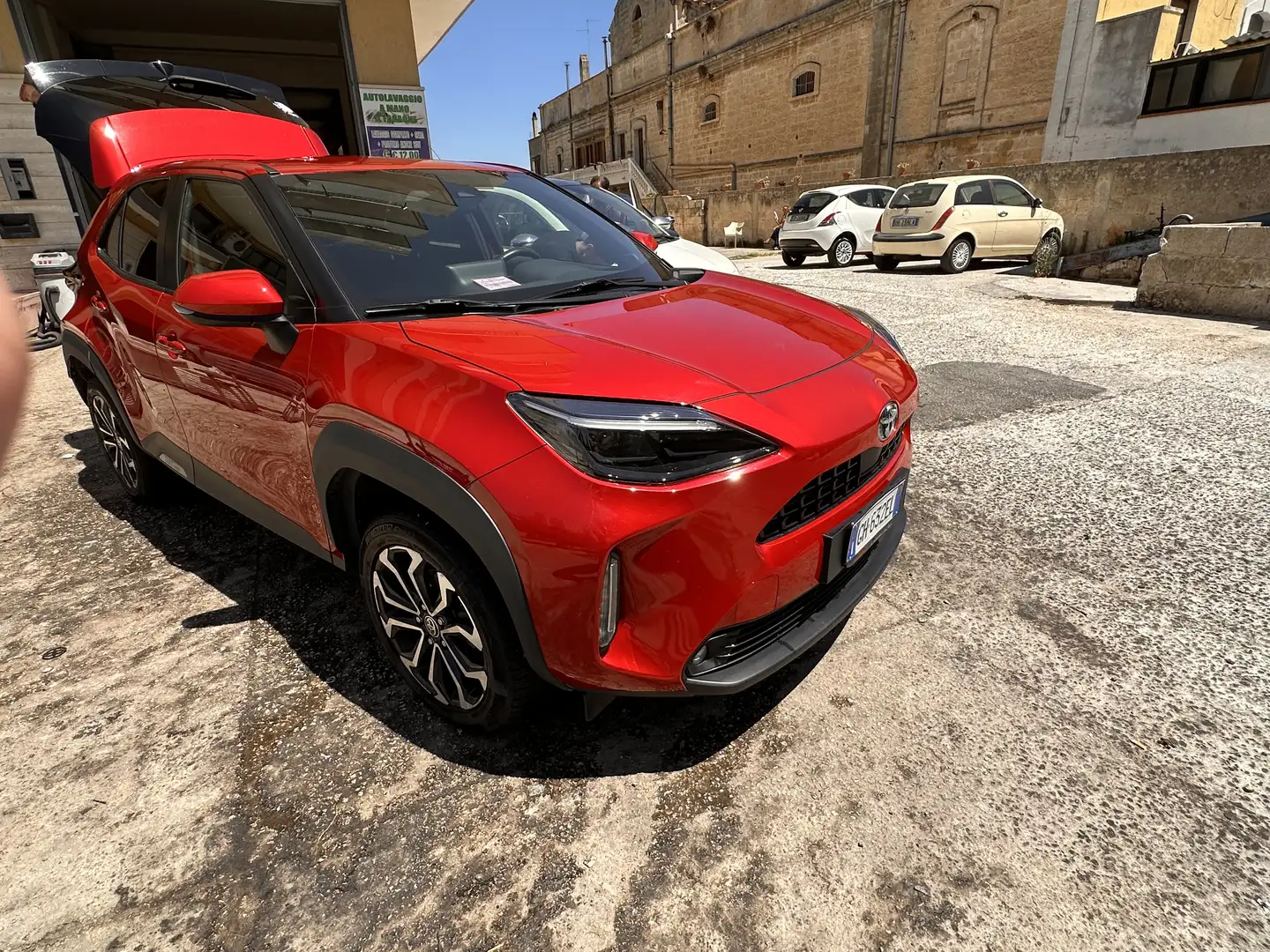 Toyota Yaris Cross TREND Rosso - 1