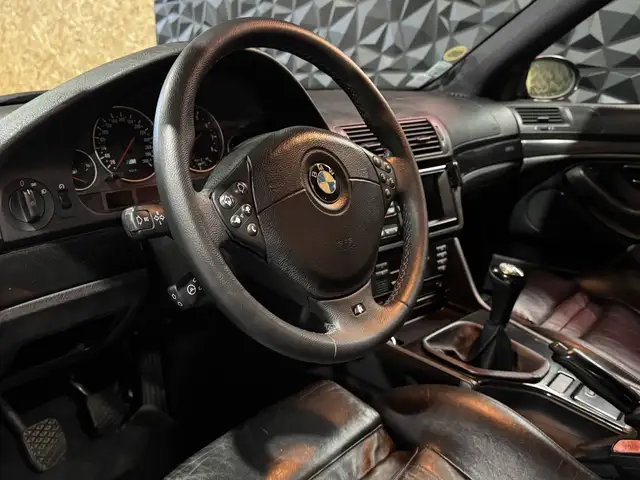 BMW M5 view 7
