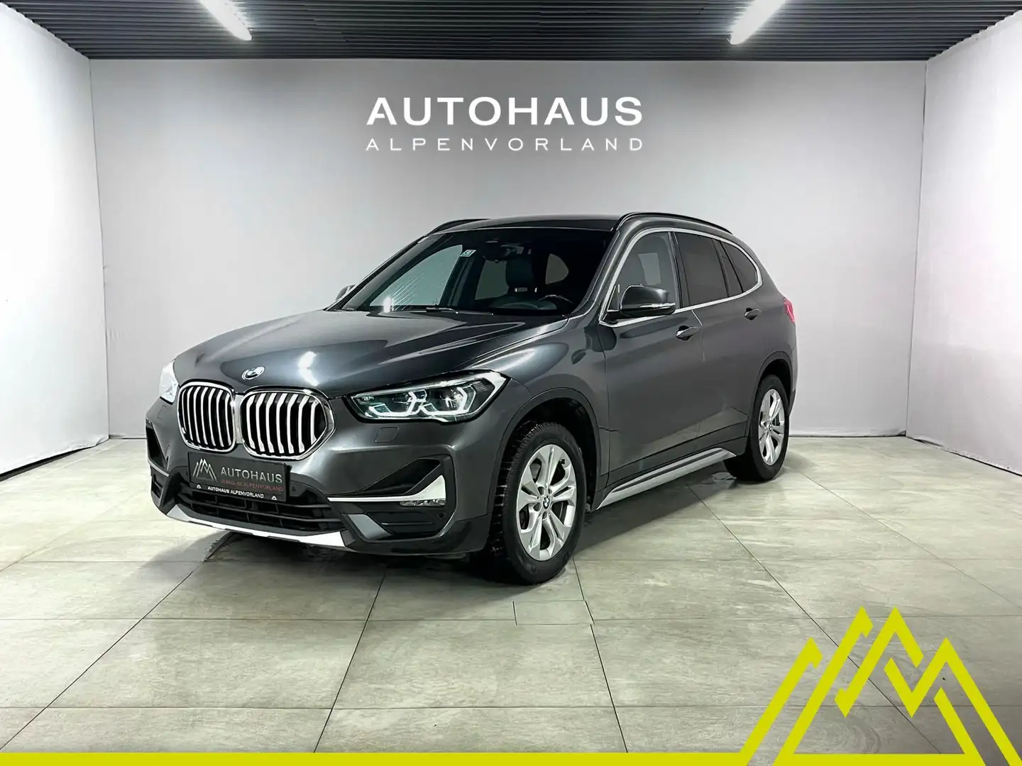 BMW X1 xDrive18d Aut. ***Anhängerkupplung | HarmanKardon Silber - 1