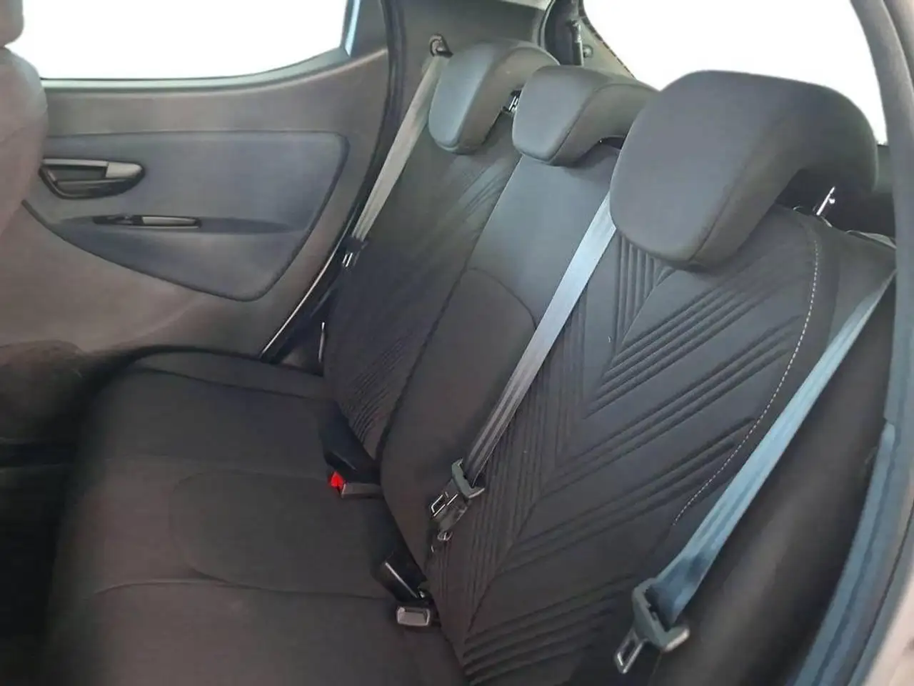 Lancia Ypsilon 2022 — фото 11