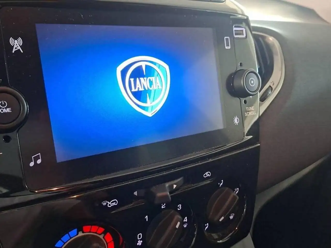 Lancia Ypsilon 2022 — фото 7