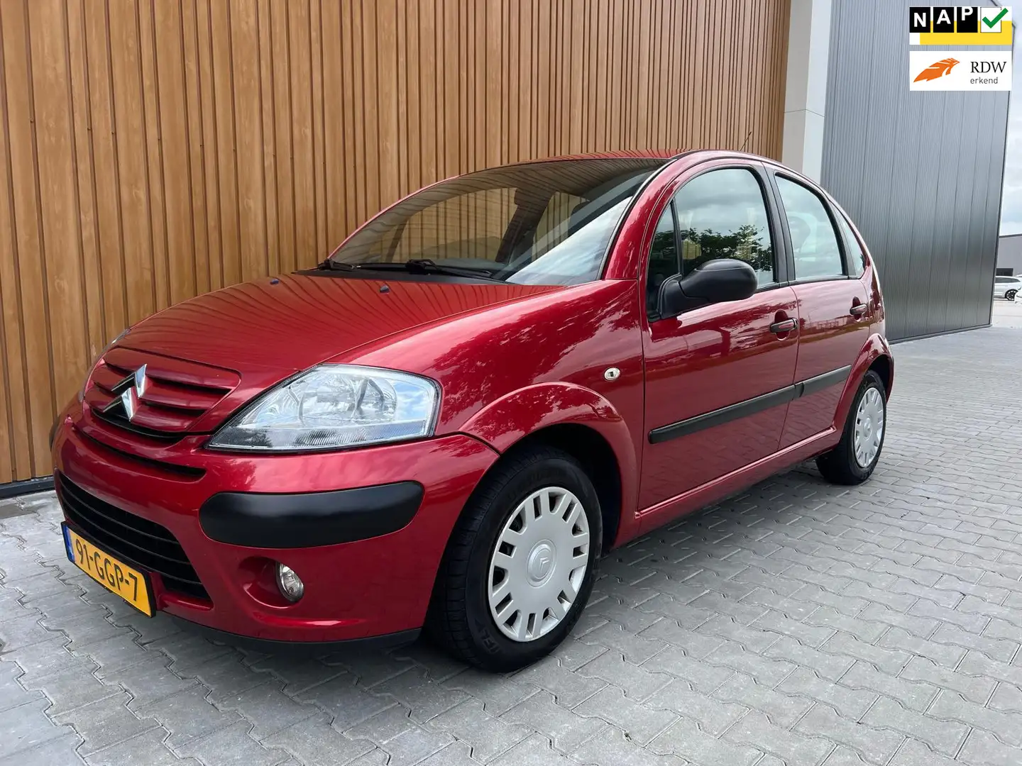 Citroen C3 1.4i LIGNE PRESTIGE + BJ08 + 5DRS + AIRCO + NAVI Rot - 1