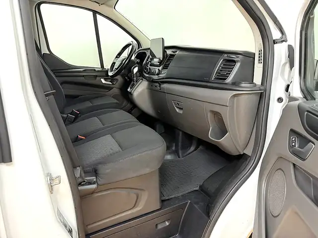 Ford Transit Custom view 5