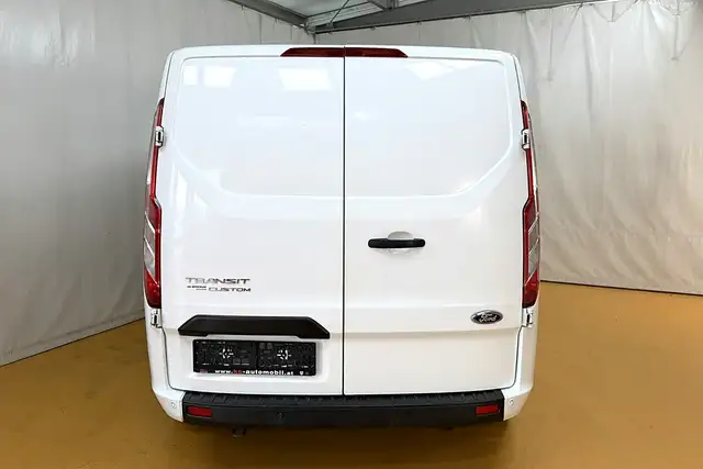 Ford Transit Custom view 8