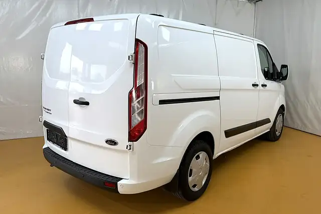 Ford Transit Custom view 3