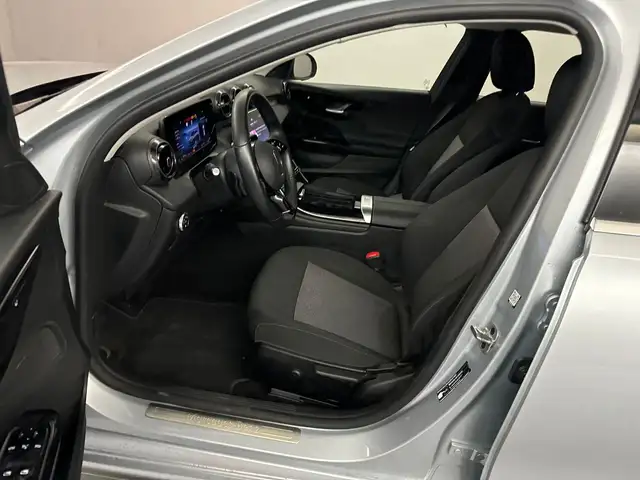 Mercedes-Benz C-Class view 8