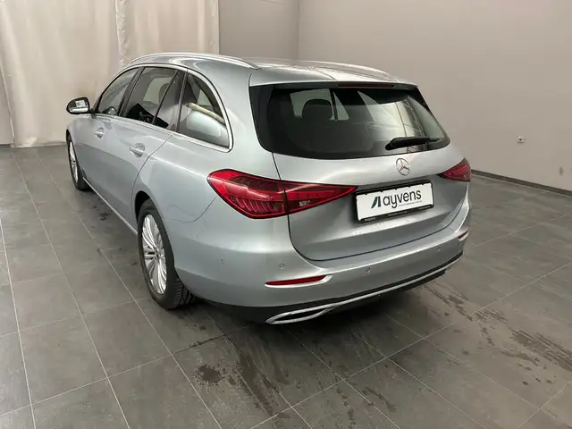 Mercedes-Benz C-Class view 4