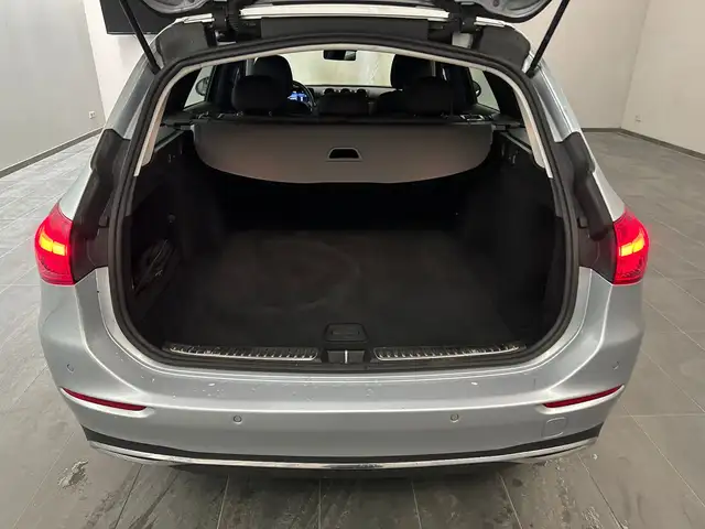 Mercedes-Benz C-Class view 6