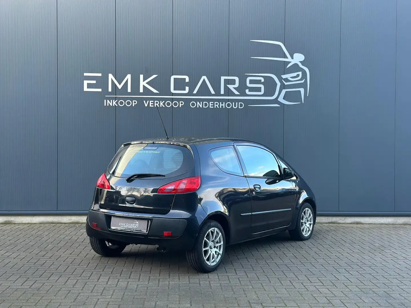 Mitsubishi Colt 1.1 Incharge Schwarz - 2