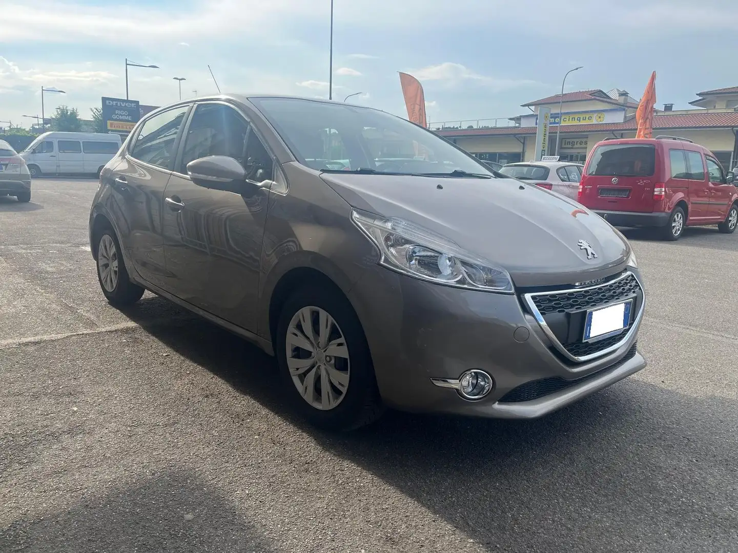 Peugeot 208 208 5p 1.0 puretech (vti) Active - NEOPATENTATI OK Brązowy - 2