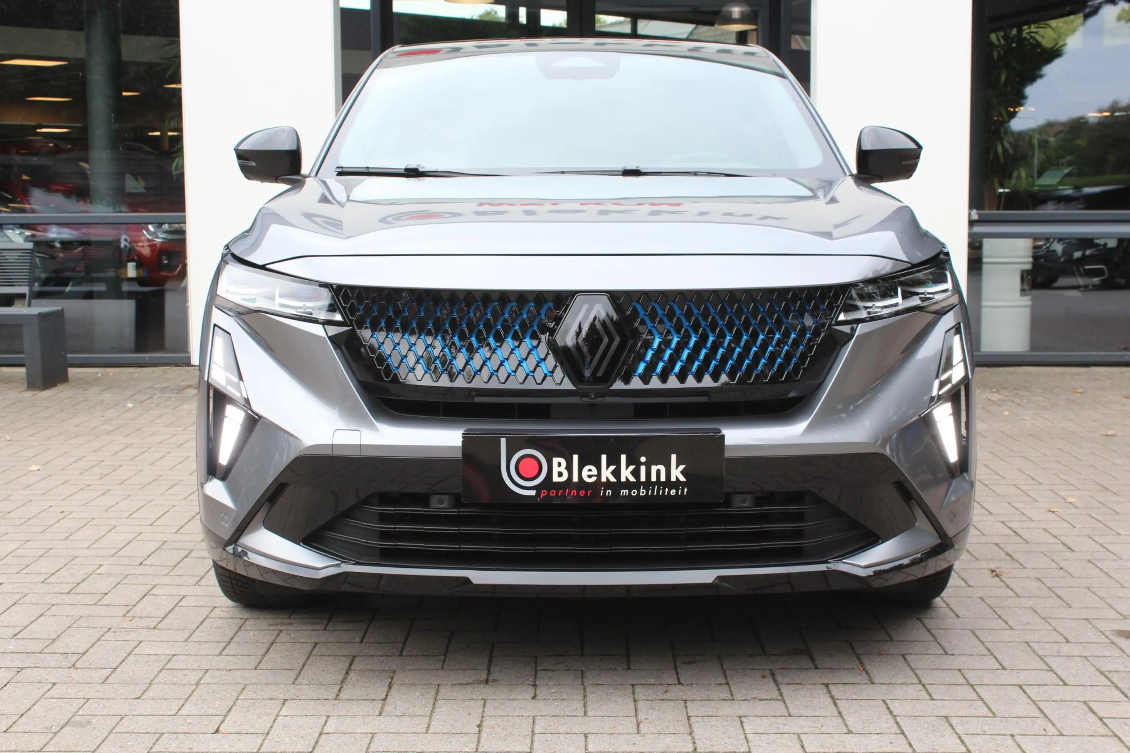 Renault Rafale 1.2 E-Tech 4x4 plug-in hybrid 300 atelier Alpine — photo 6