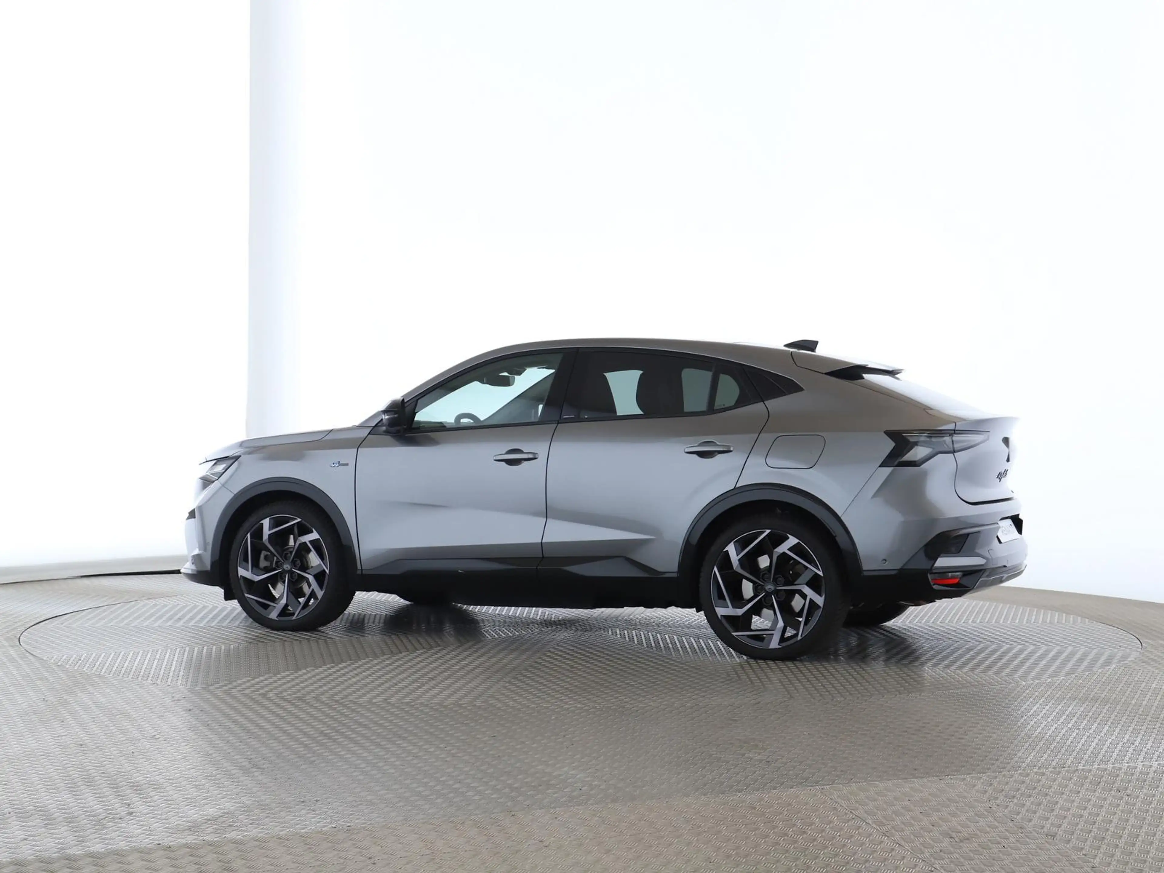 Renault Rafale 1.2 E-Tech 4x4 plug-in hybrid 300 atelier Alpine — photo 2