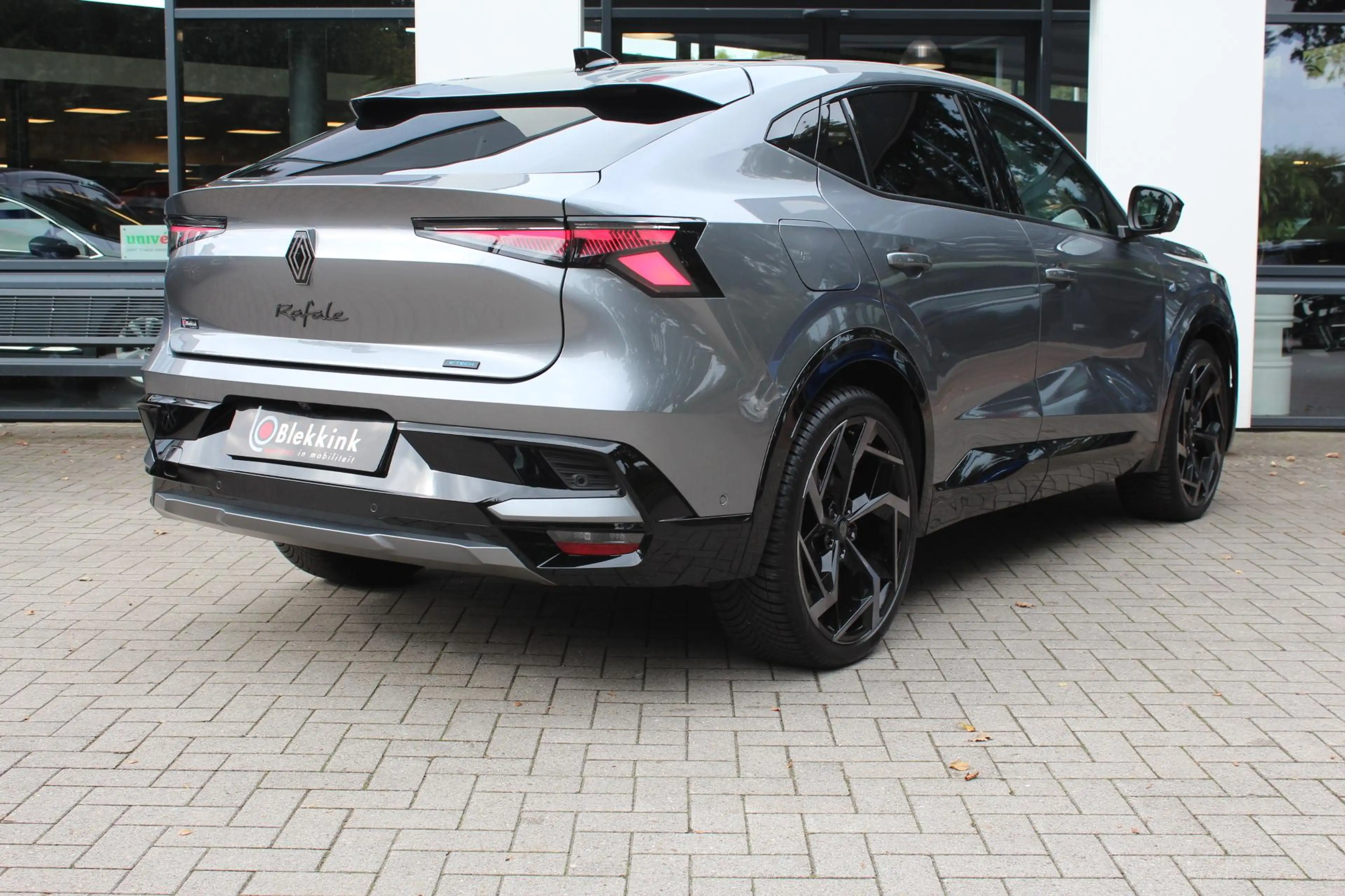 Renault Rafale 1.2 E-Tech 4x4 plug-in hybrid 300 atelier Alpine — photo 13