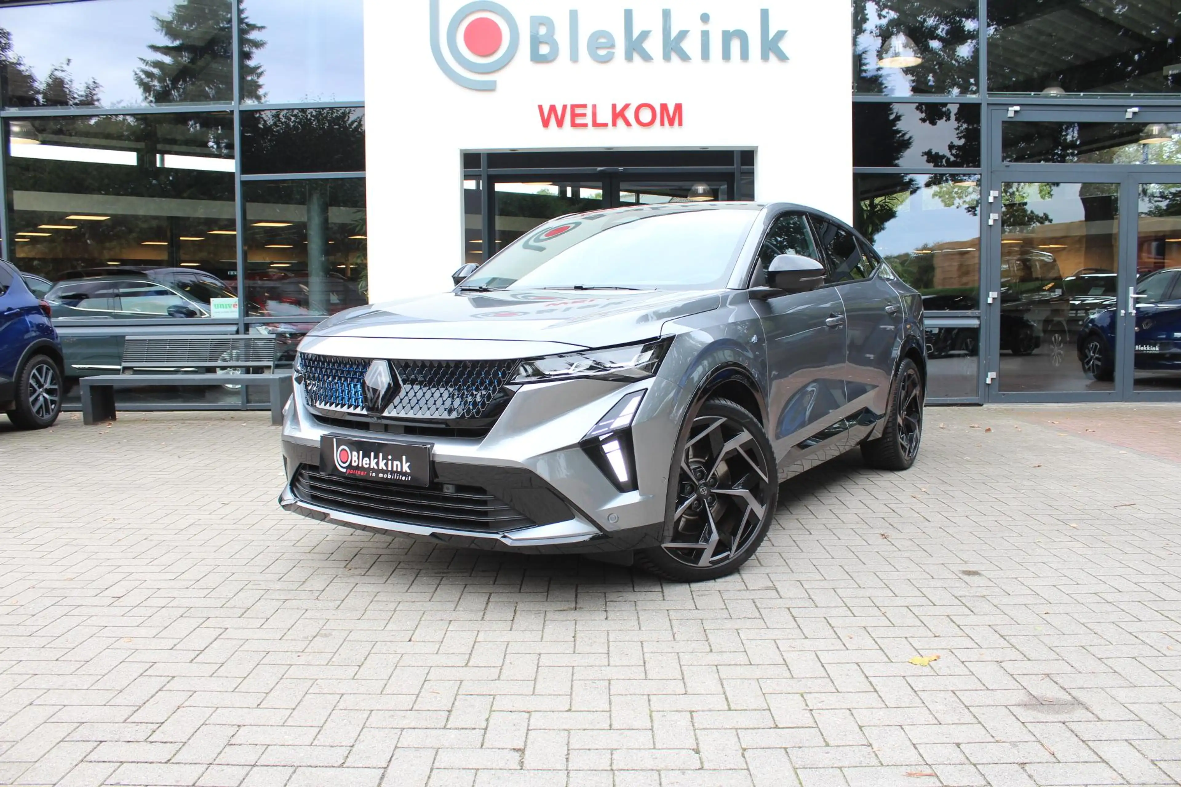 Renault Rafale 1.2 E-Tech 4x4 plug-in hybrid 300 atelier Alpine — photo 2