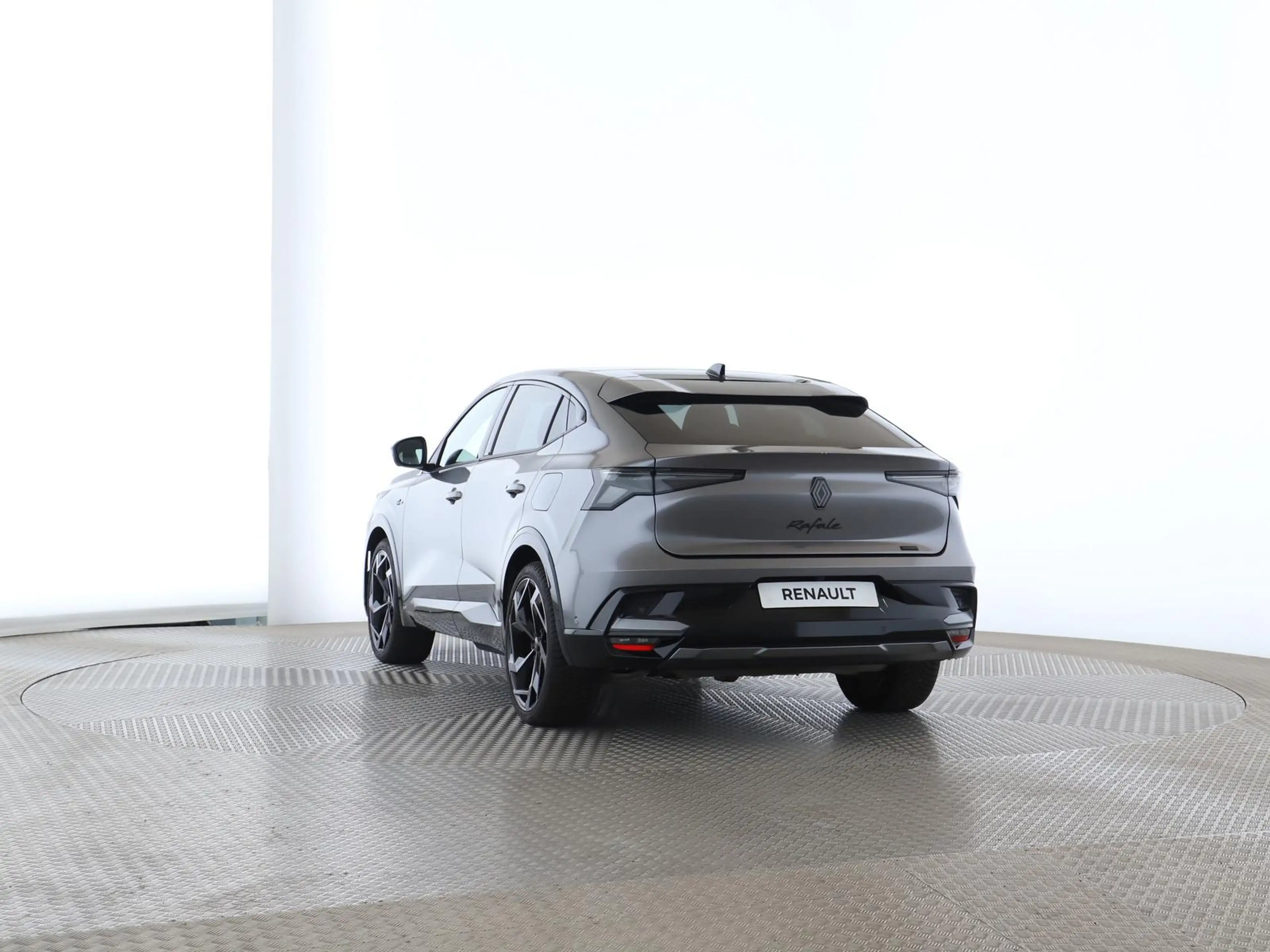 Renault Rafale 1.2 E-Tech 4x4 plug-in hybrid 300 atelier Alpine — photo 5