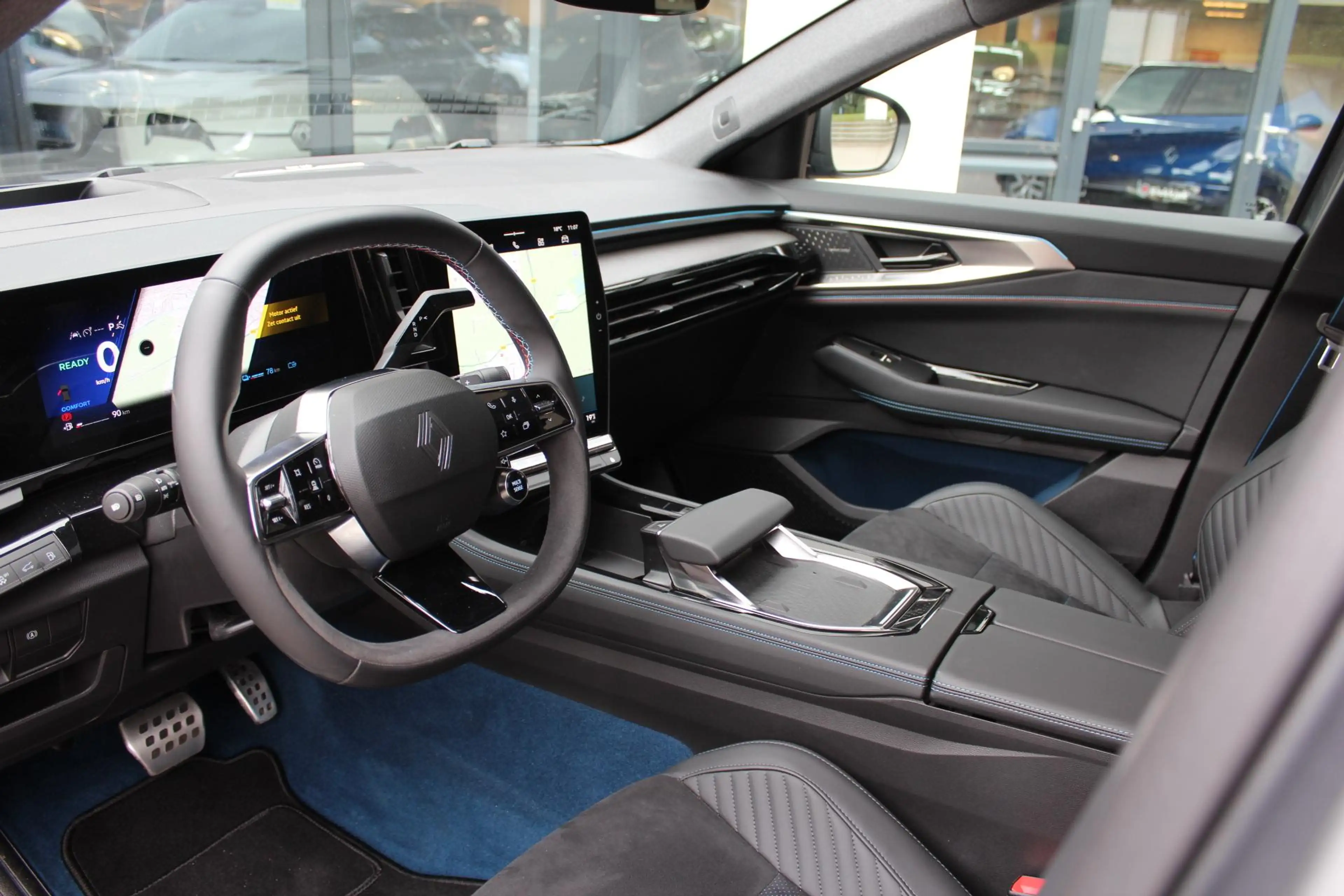 Renault Rafale 1.2 E-Tech 4x4 plug-in hybrid 300 atelier Alpine — photo 3