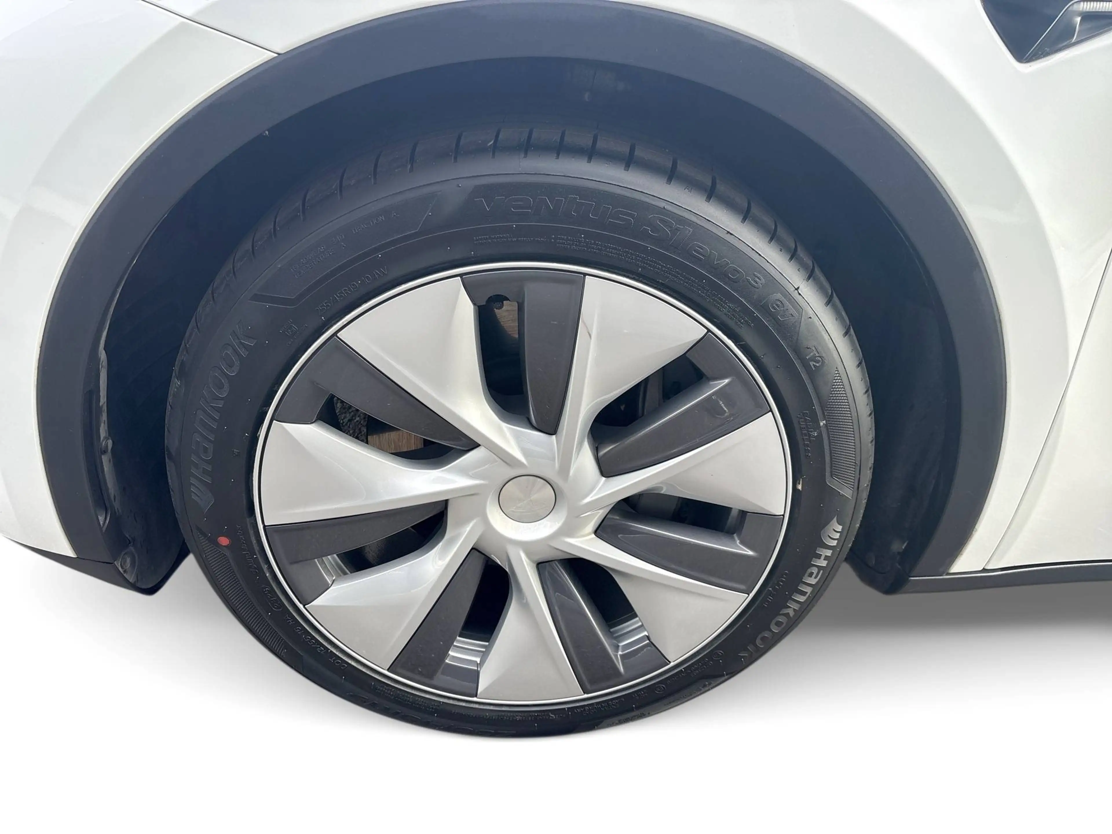 Tesla Model Y Long Range AWD/Certified Pre owned — photo 4