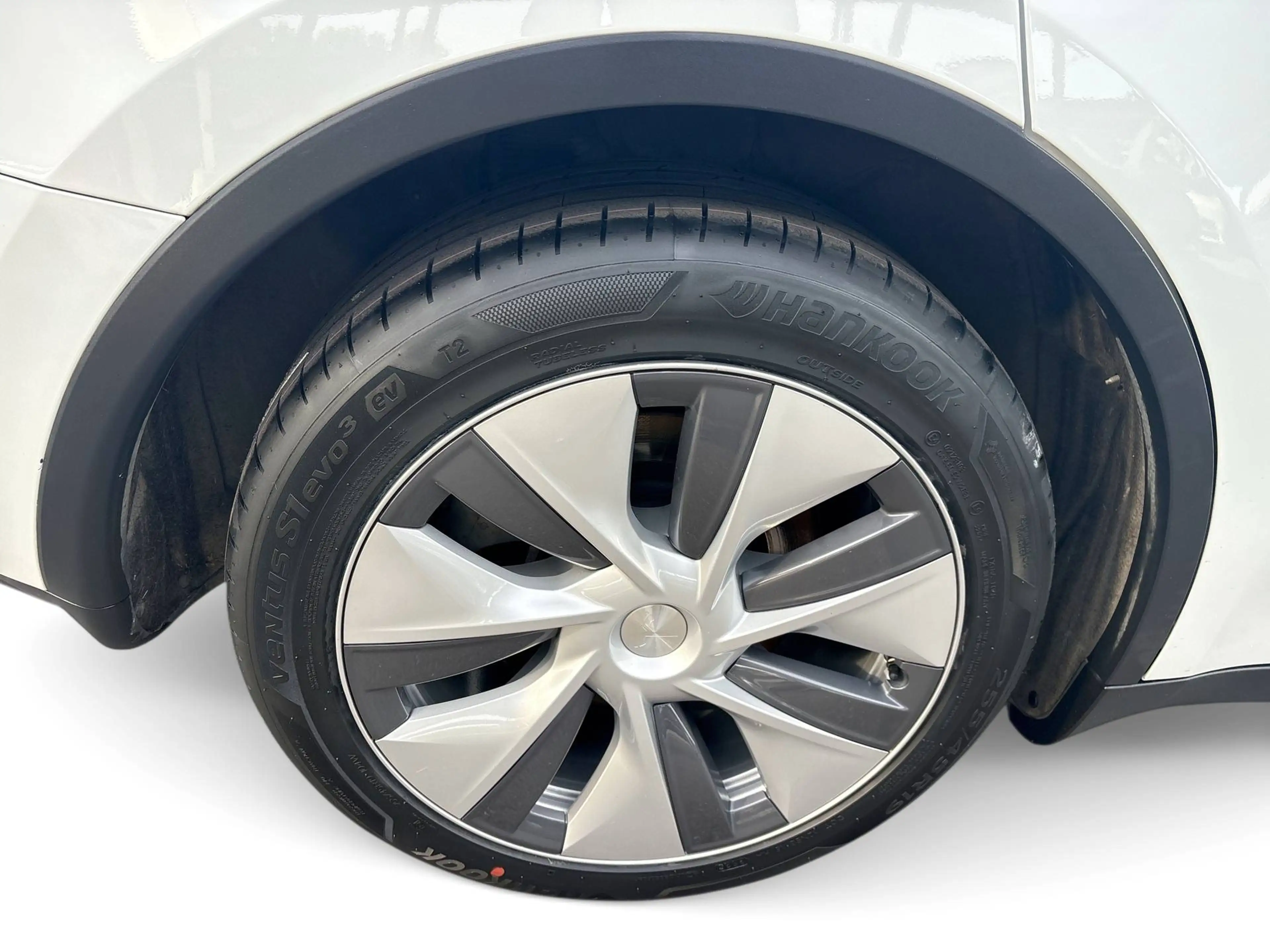Tesla Model Y Long Range AWD/Certified Pre owned — photo 10