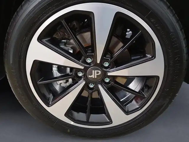 DR Automobiles DR3 view 9