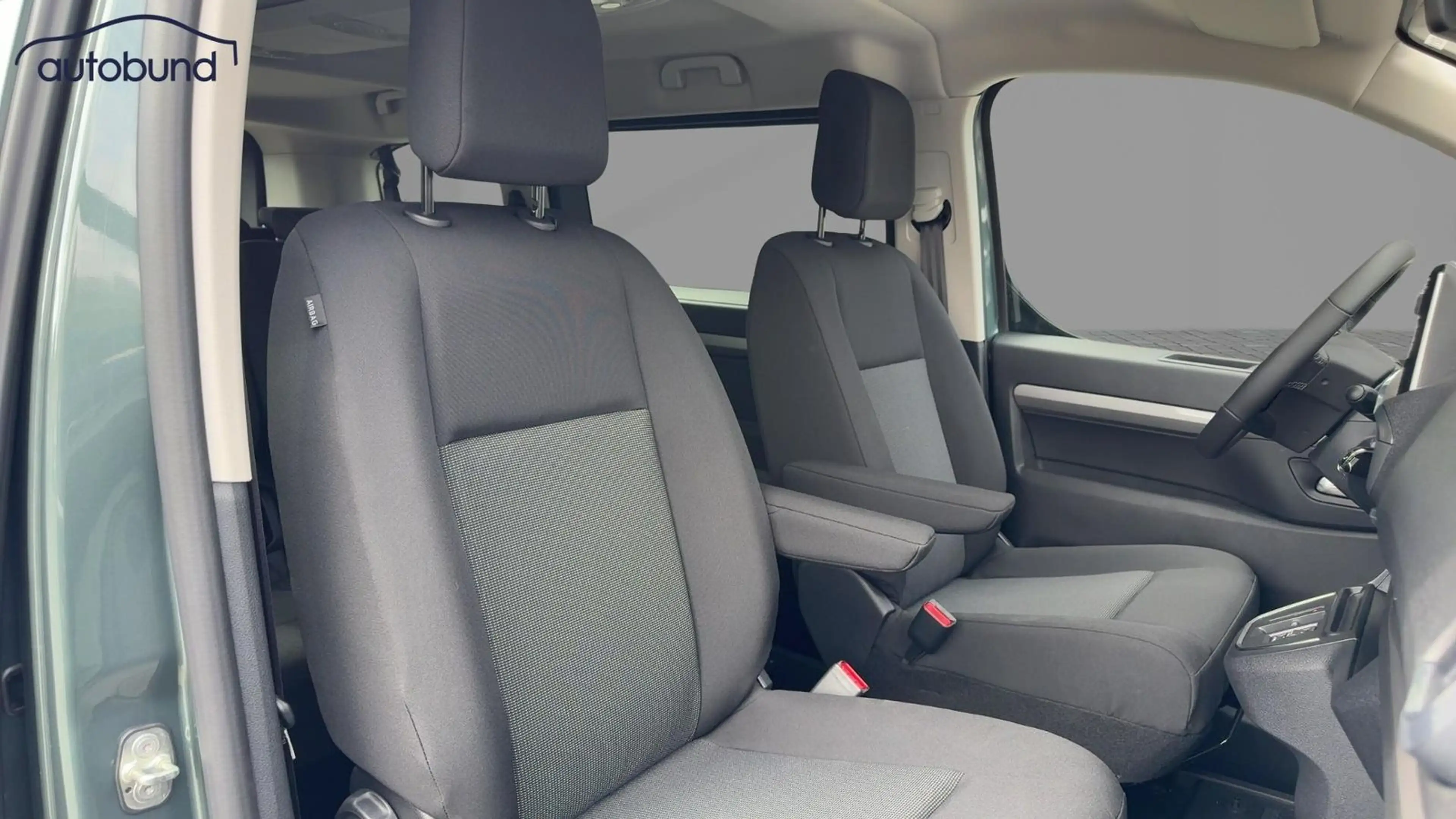 Citroen Spacetourer 2.2 BlueHDI 180 Autom. Plus M 8-Sitzer AHK KA LE — photo 6