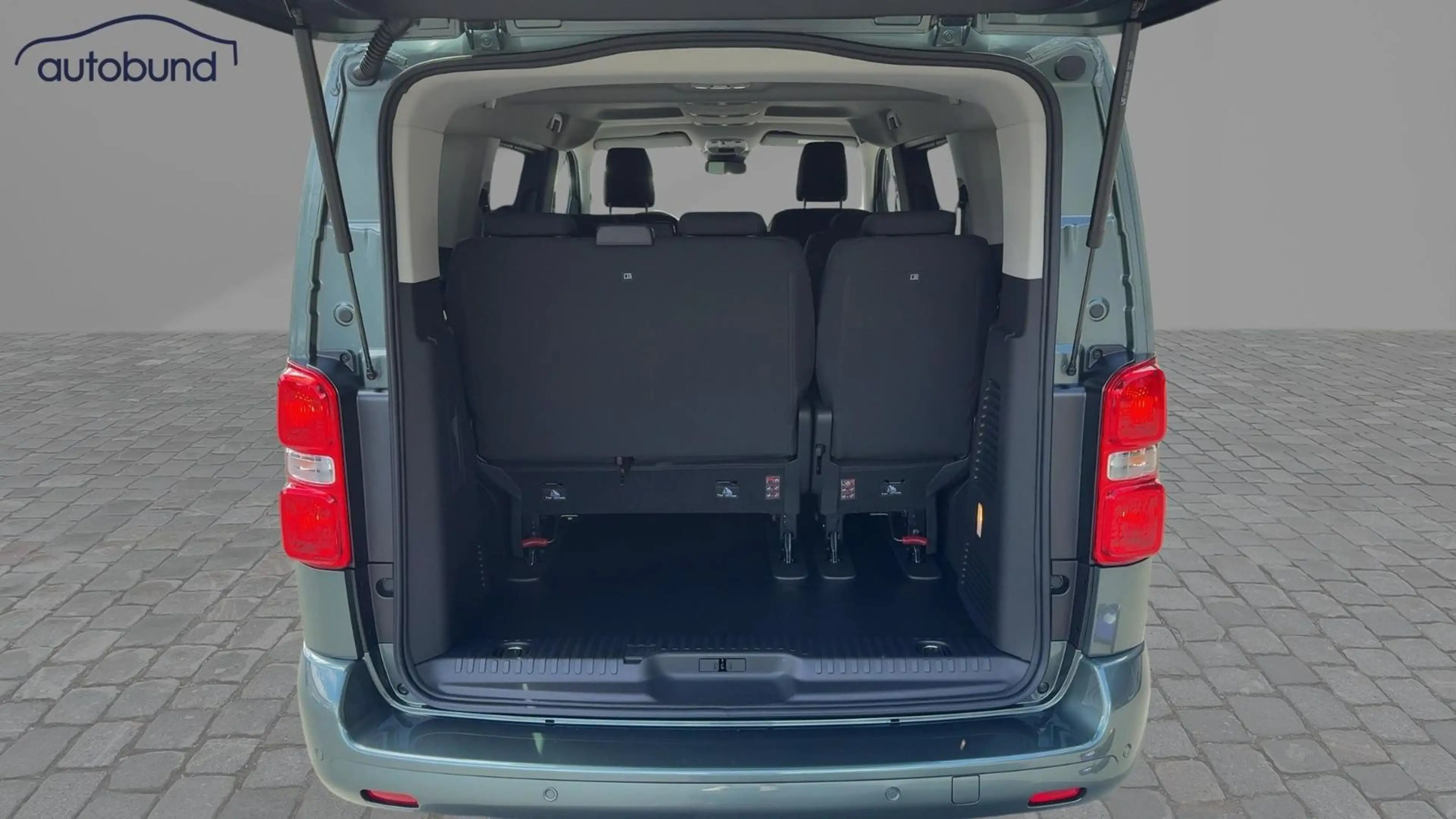 Citroen Spacetourer 2.2 BlueHDI 180 Autom. Plus M 8-Sitzer AHK KA LE — photo 11