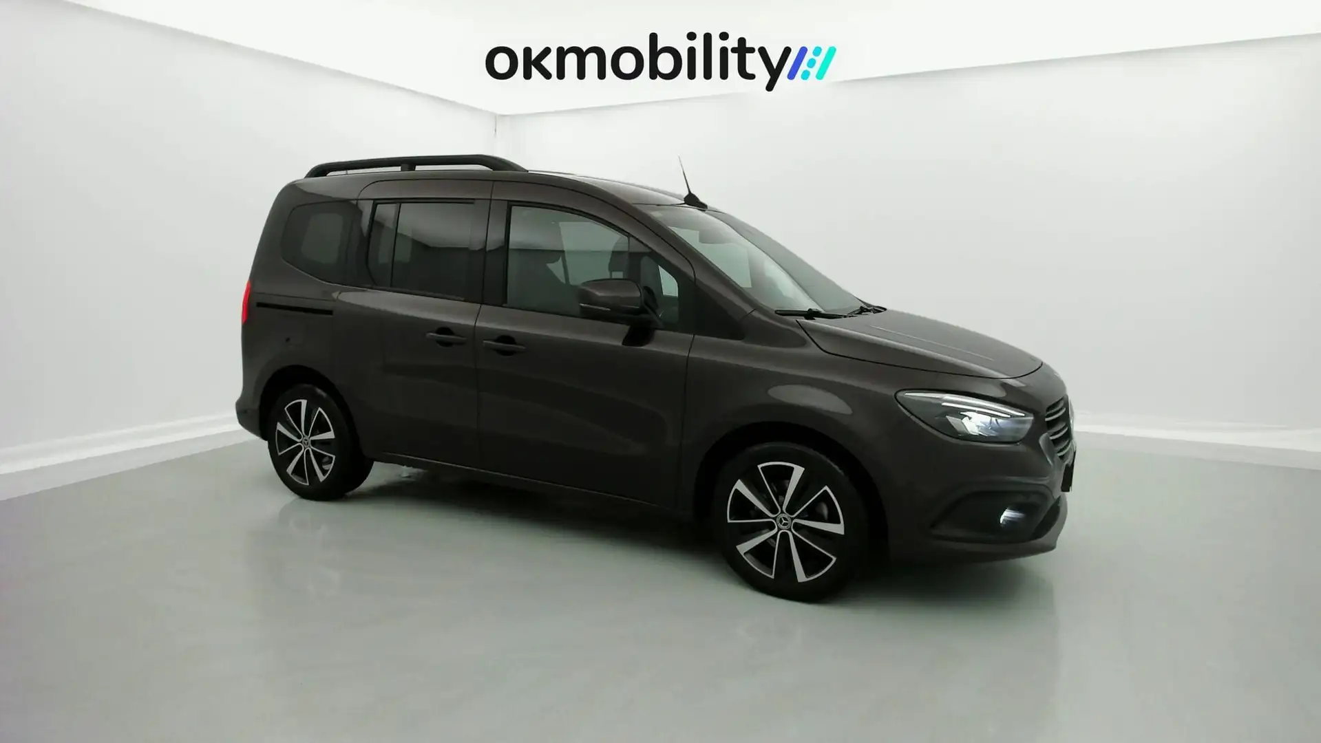 Mercedes-Benz Classe T 180d Rouge - 2