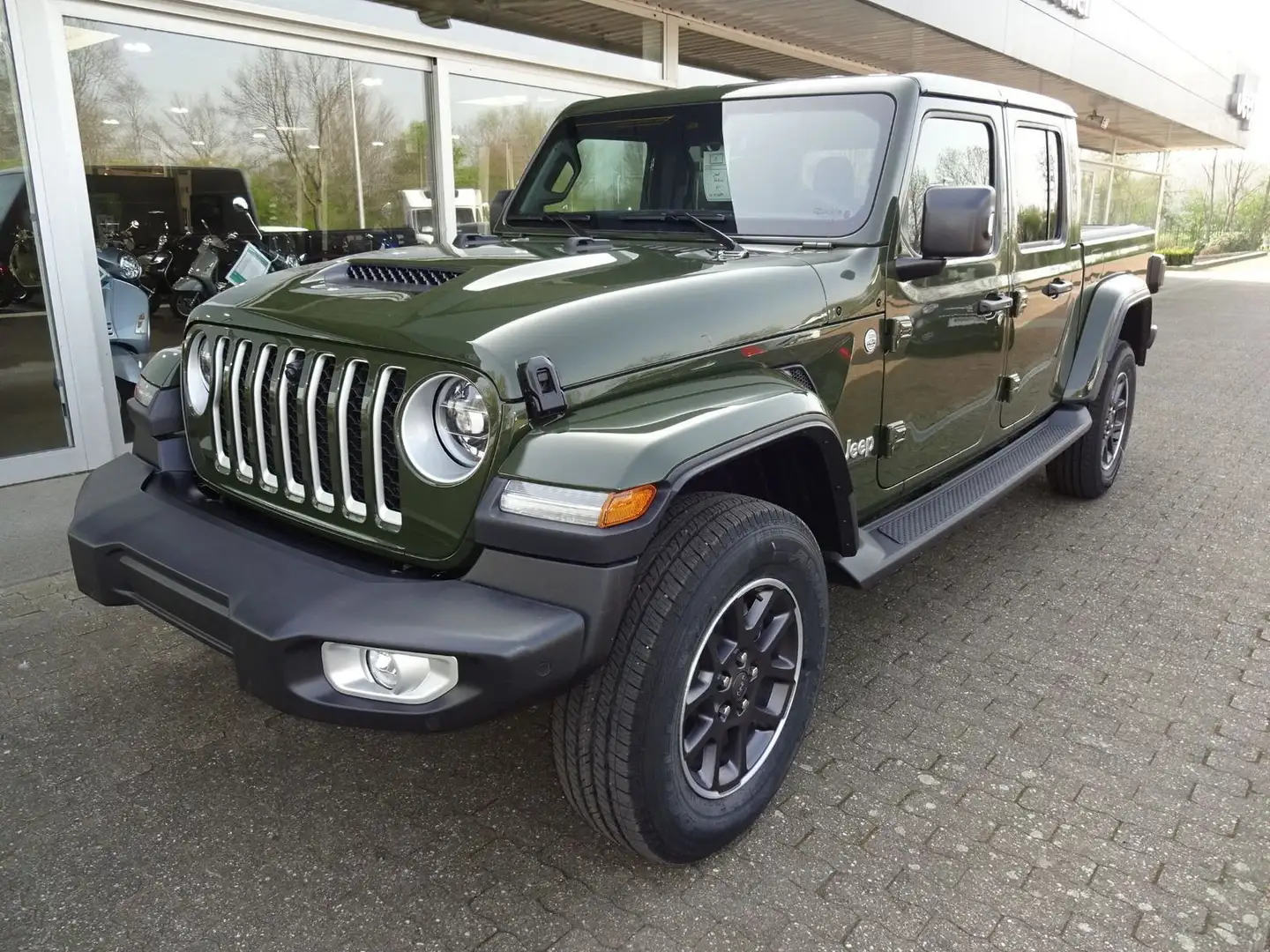Jeep Gladiator JT MY22 Overland 3.0 V6 194kW Dual-Top Зелений - 1