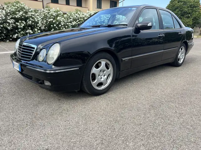 Mercedes-Benz E 270 cdi  Avantagard Automatica