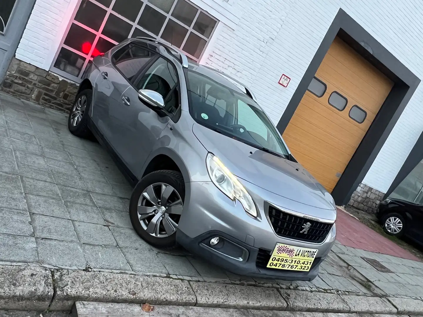 Peugeot 2008 2008 BlueHDi 100 STOP Gris - 1