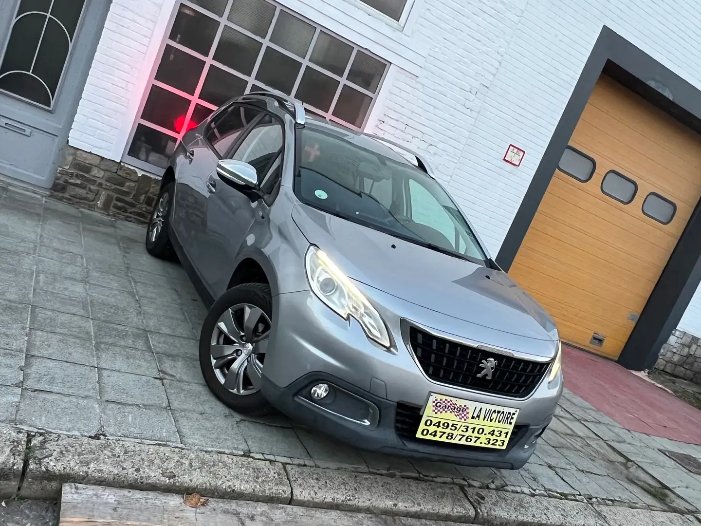 Peugeot 2008 2008 BlueHDi 100 STOP Gris - 2