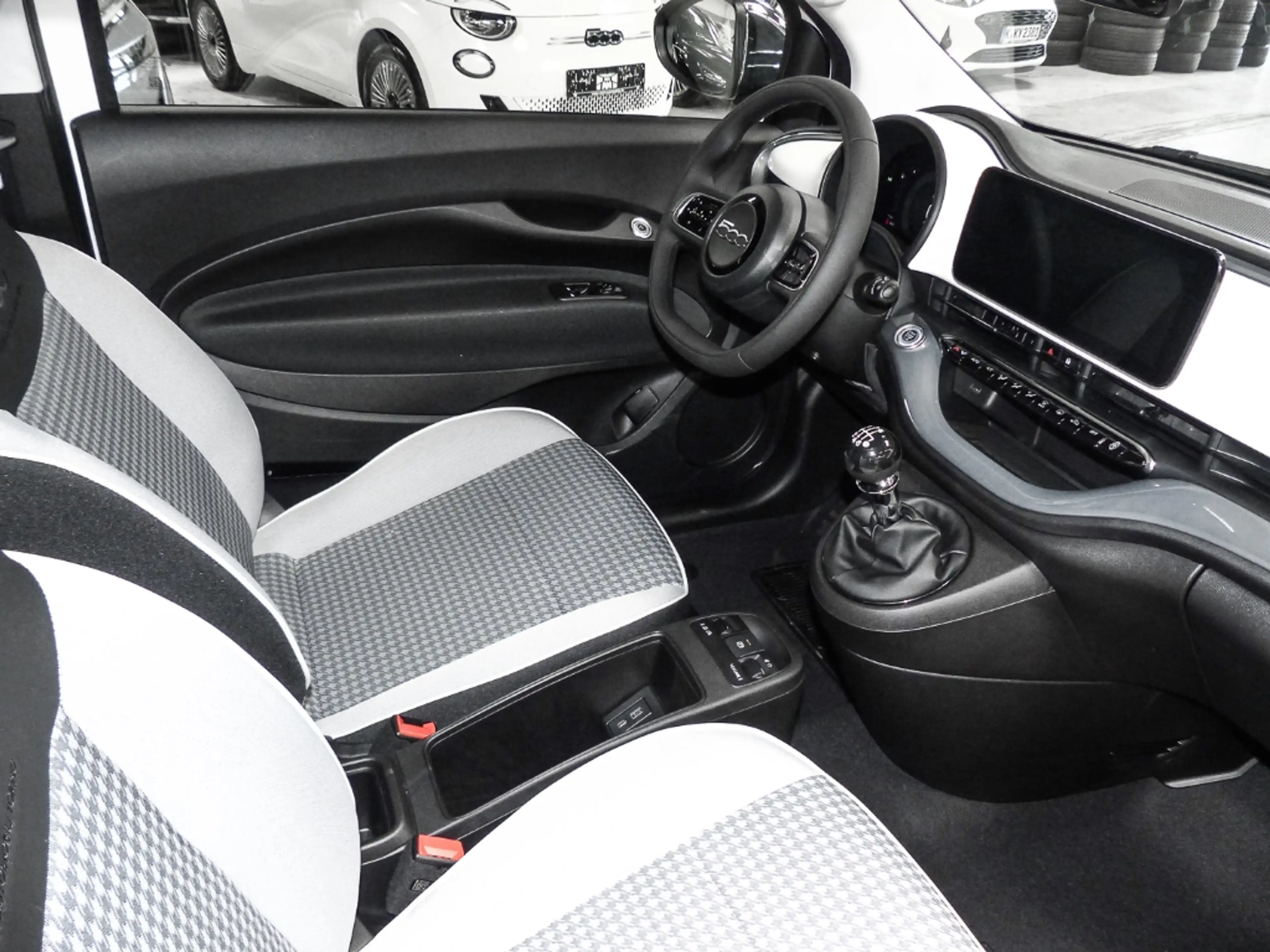 Fiat 500C Hybrid Dolcevita LED Apple CarPlay Klimaaut: DAB S — photo 4