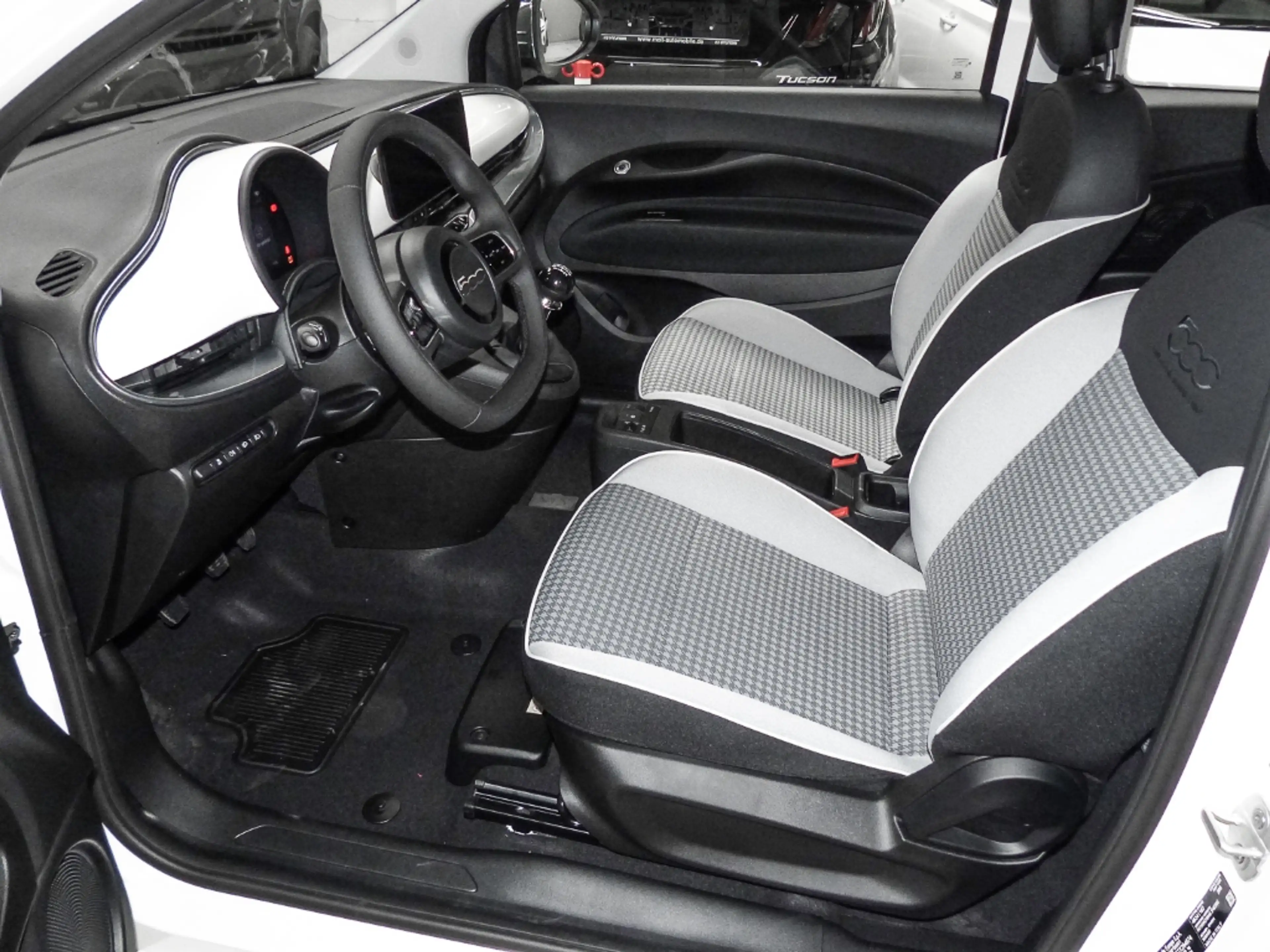Fiat 500C Hybrid Dolcevita LED Apple CarPlay Klimaaut: DAB S — photo 11