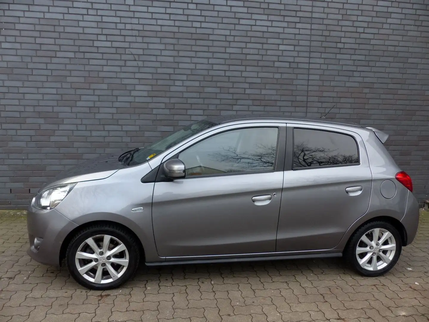 Mitsubishi Space Star Top Automatik/Klimaautom/Sitzheiz/2Hd Grau - 1