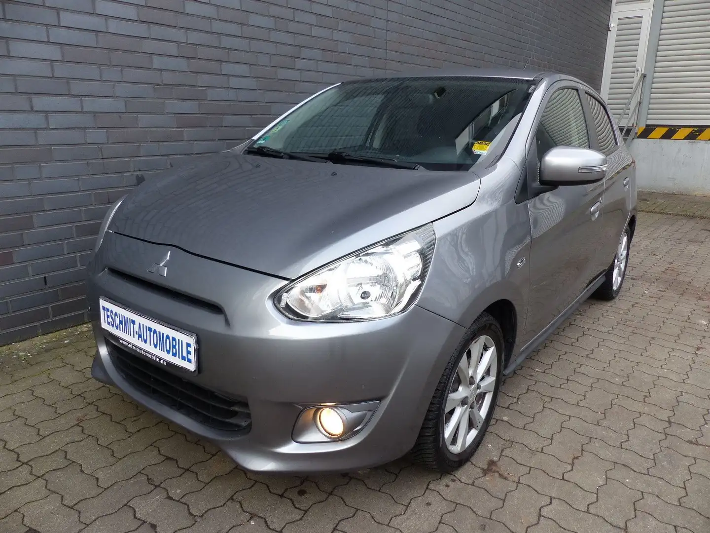 Mitsubishi Space Star Top Automatik/Klimaautom/Sitzheiz/2Hd Grau - 2