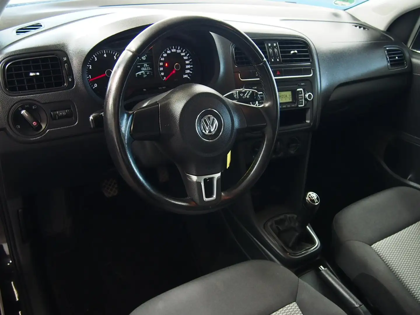 Volkswagen Polo 1.4 16V Comfortline 5Deurs (APK:Nieuw) Incl.Garant Schwarz - 2