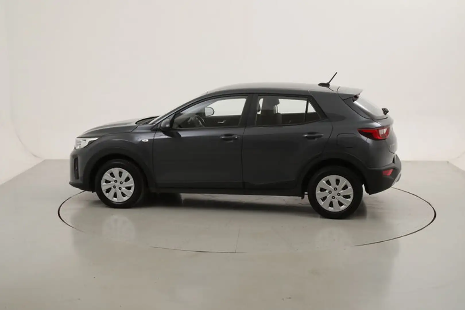Kia Stonic Urban 1.2 Benzina 84CV Grigio - 2