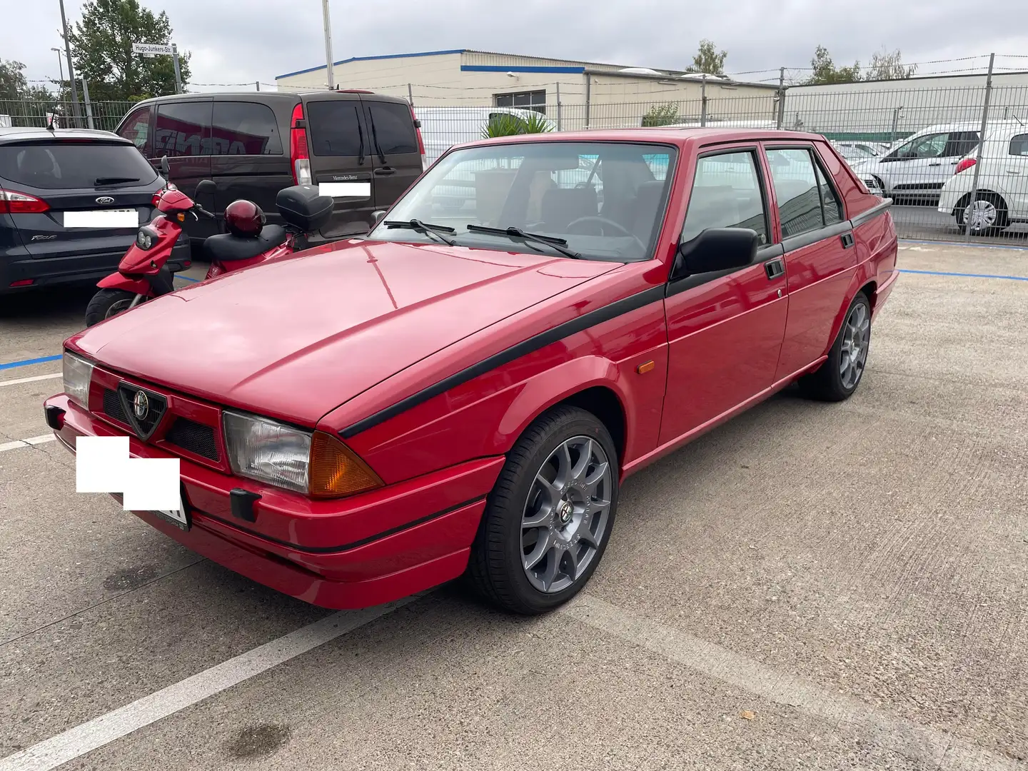 Alfa Romeo 75 1.8 IE Červená - 2