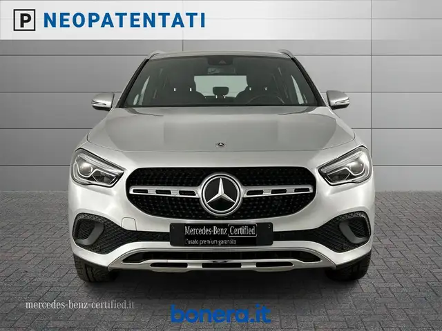 Mercedes-Benz Gla view 4