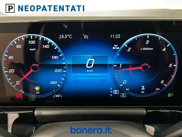 Mercedes-Benz Gla view 14