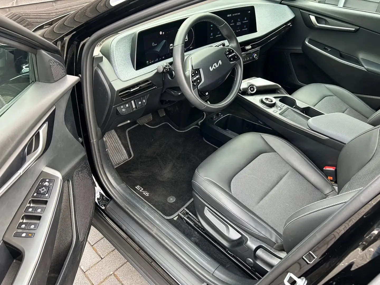 Kia EV6 Light Edition 58 kWh - Camera - BTW auto - Stoelve Zwart - 2