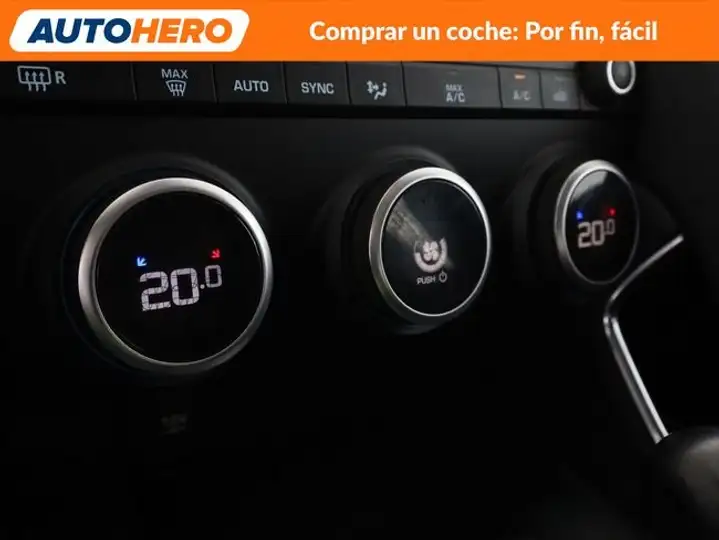 Jaguar E-Pace 2019, foto 24