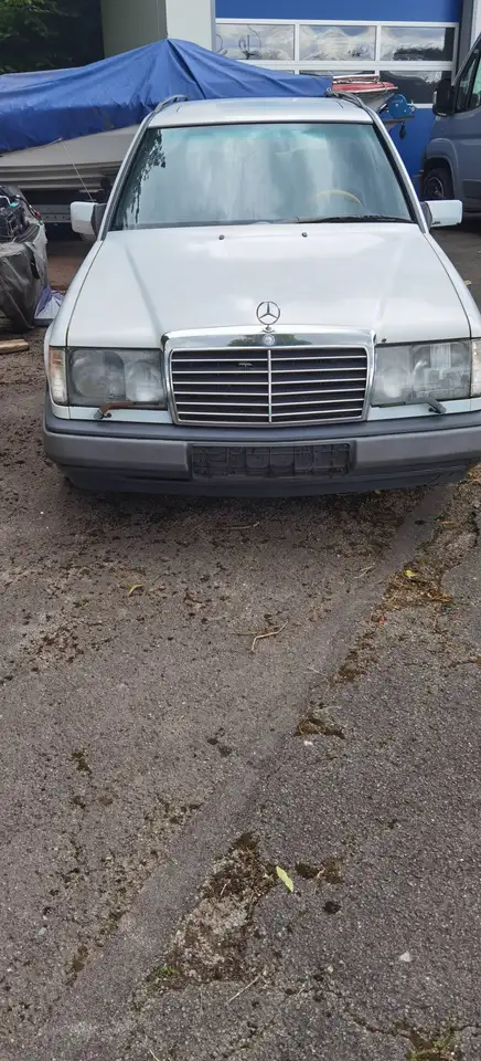 Mercedes-Benz E 230 E-Klasse TE, foto 3