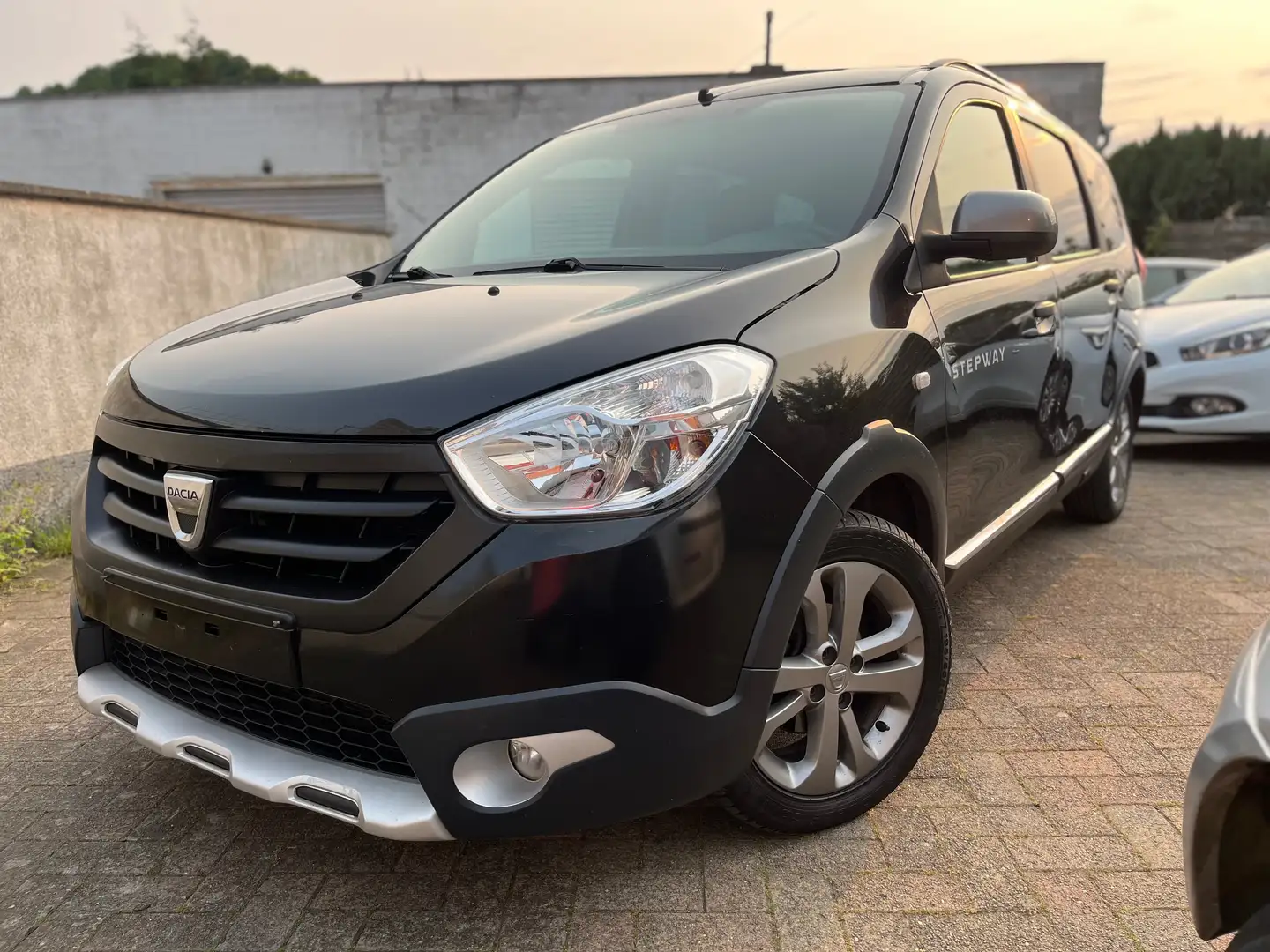 Dacia Lodgy Stepway 1.5 dCi ‼️7pl‼️. Black - 1