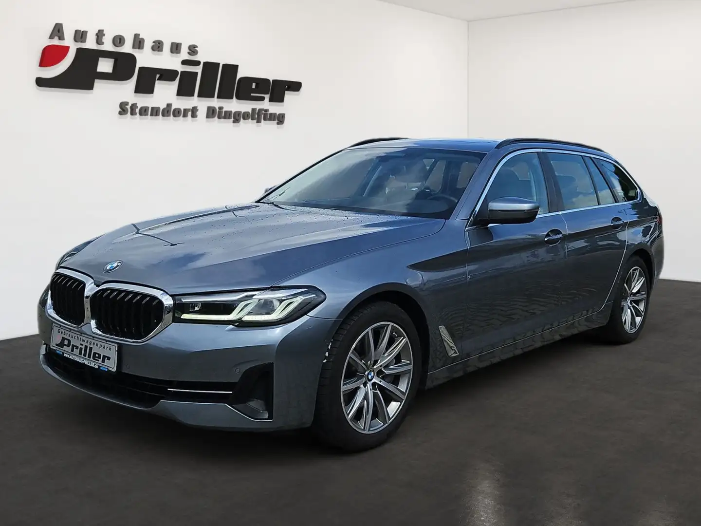 BMW 530 d Touring xDrive/NAVI/LED/DAB/PGSD/AHK/Apple Azul - 1