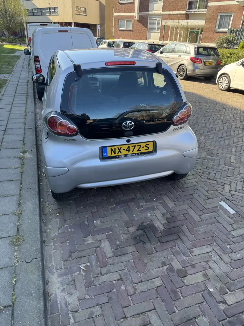 Toyota Aygo 1.0-12V Comfort Grijs - 2