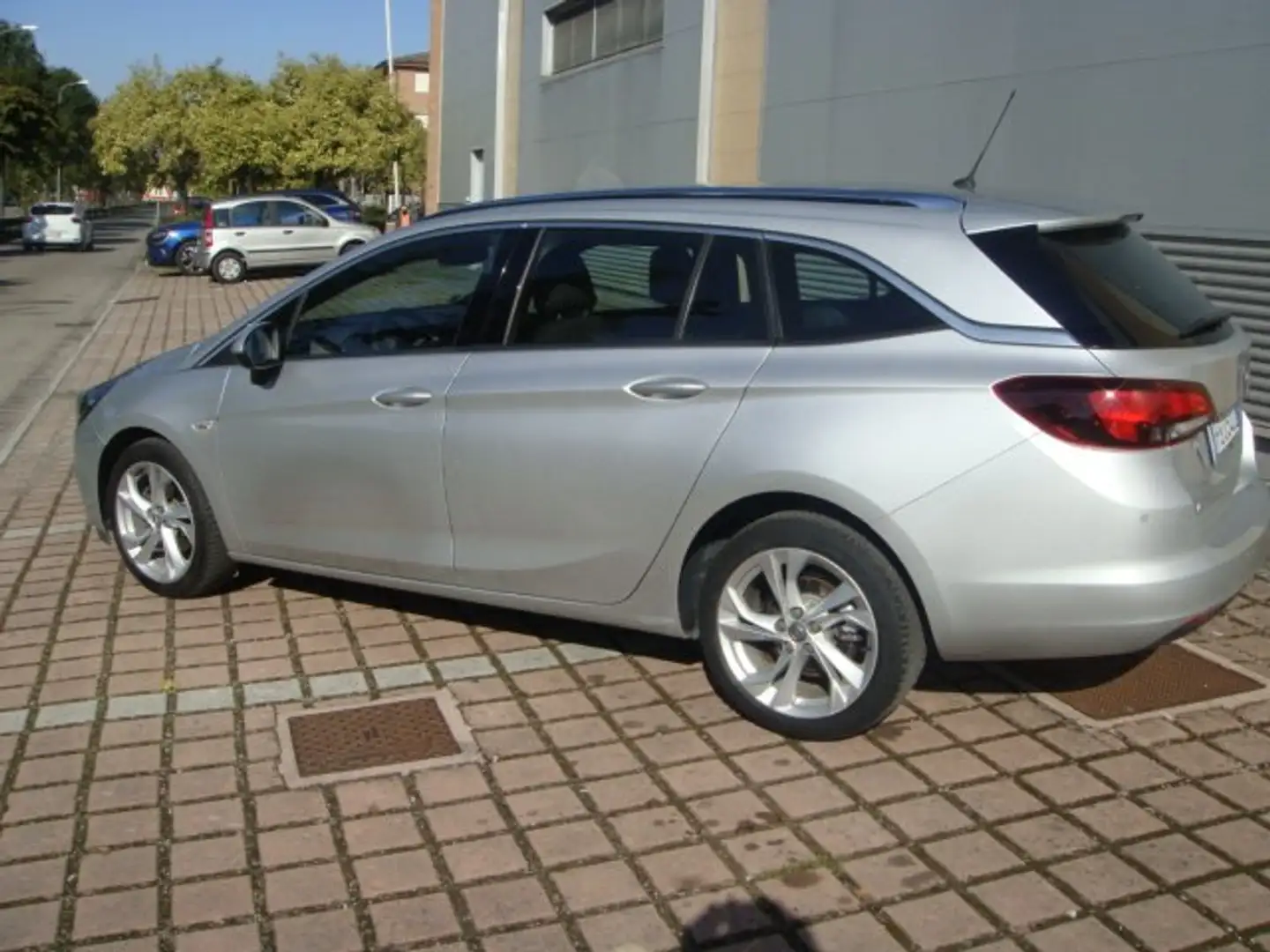Opel Astra SPORTS TOURER 1.6 cdti DYNAMIC !! OTTIMO STATO !! Zilver - 2